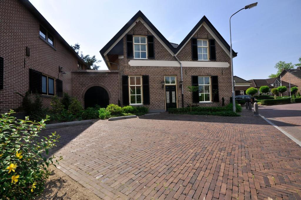 Villa Veertien Dieren Esterno foto